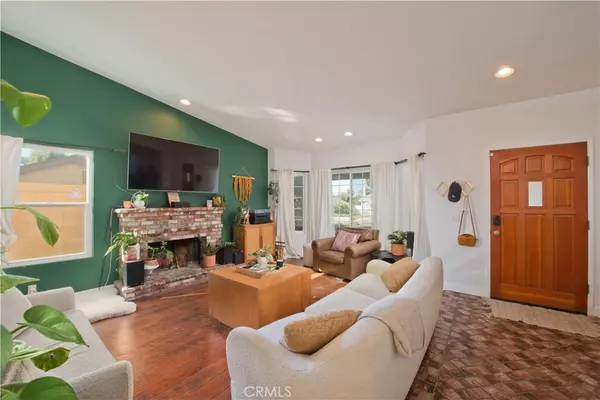 Saugus, CA 91350,27916 Gibson PL