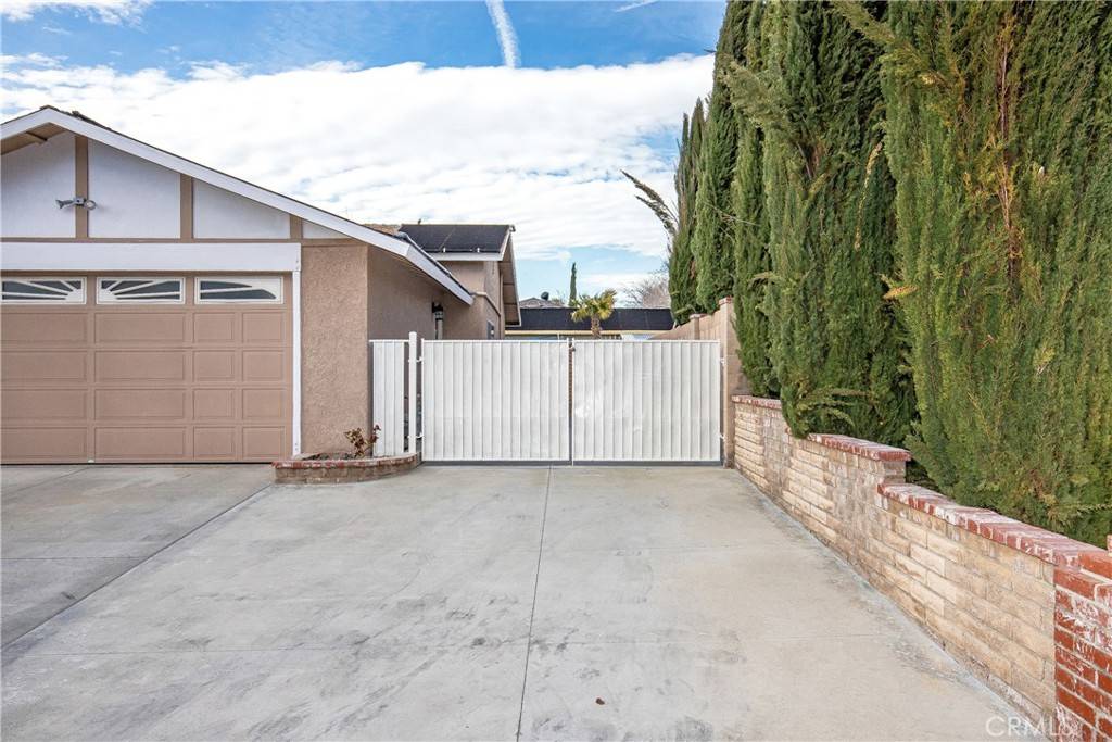 Lancaster, CA 93536,2319 Forry ST