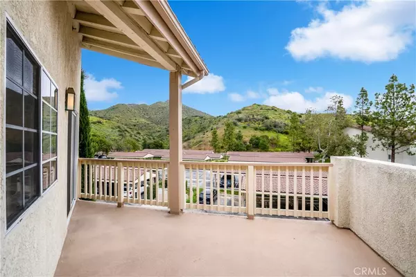 Oak Park, CA 91377,5744 Oak Bend LN #404