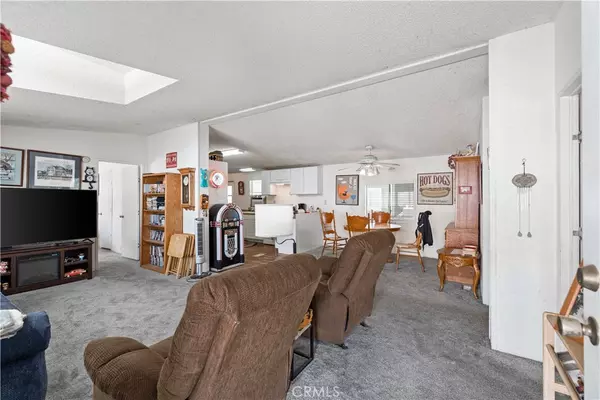 Tehachapi, CA 93561,14556 E Tehachapi BLVD #34