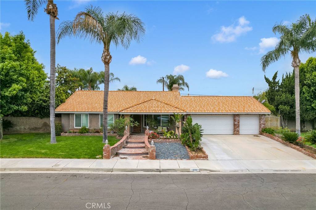 215 Ishbell CT, Riverside, CA 92507