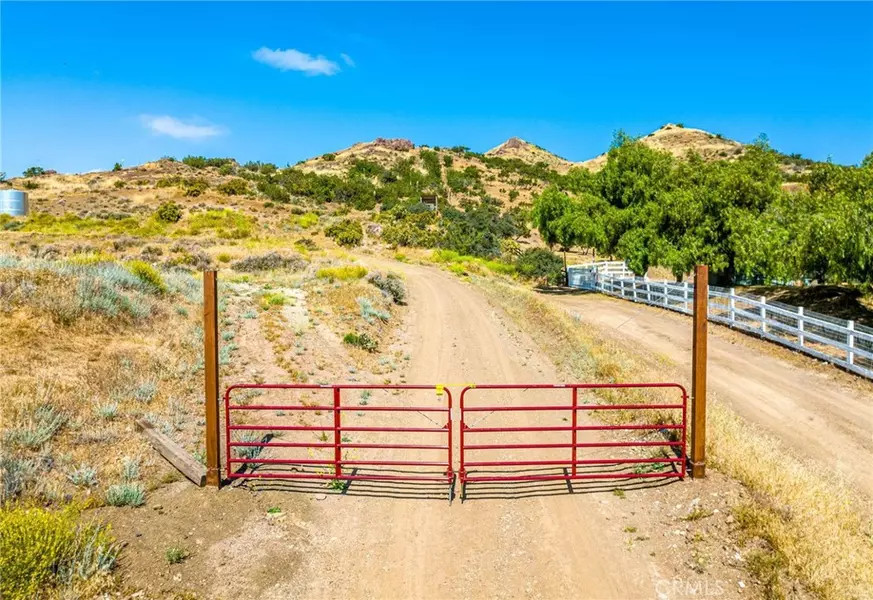 11542 Morgan RD, Agua Dulce, CA 91390