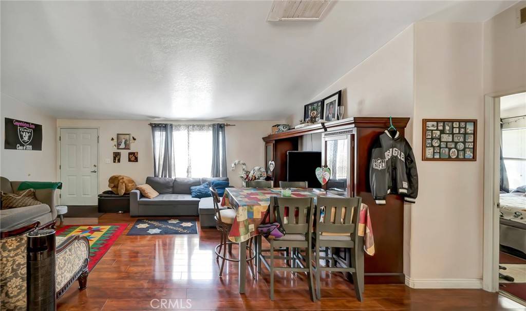 Canyon Country, CA 91351,20401 Soledad Canyon Rd #376