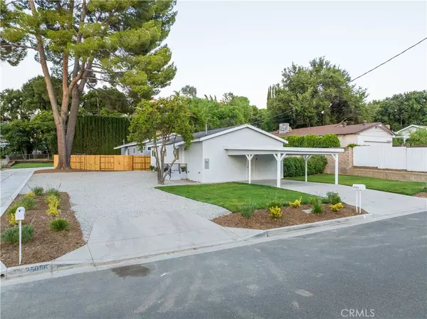 Newhall, CA 91321,25054 Everett DR