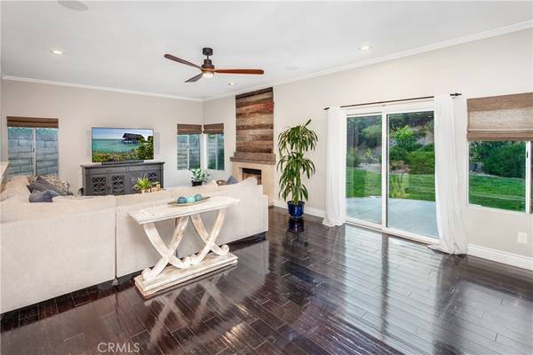 West Hills, CA 91304,7541 Southby DR