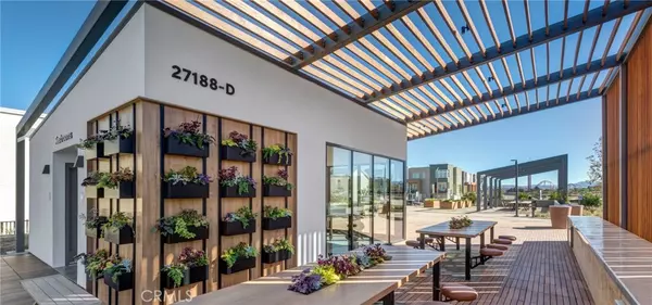 Valencia, CA 91381,27587 Sanctuary CT