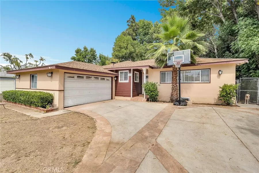 7032 Penfield AVE, Winnetka, CA 91306