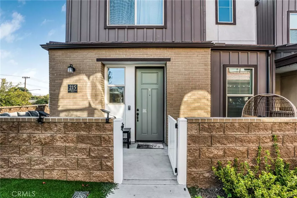 Simi Valley, CA 93065,215 Red Brick DR #1