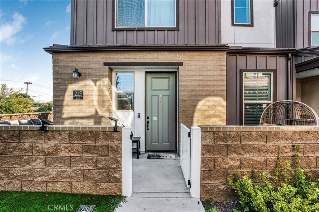 Simi Valley, CA 93065,215 Red Brick DR #1