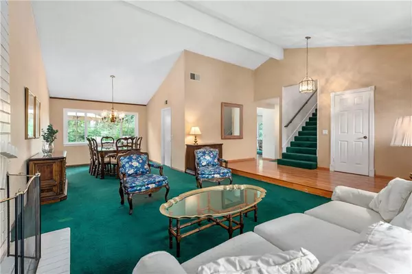 Oak Park, CA 91377,6048 Larkellen CT