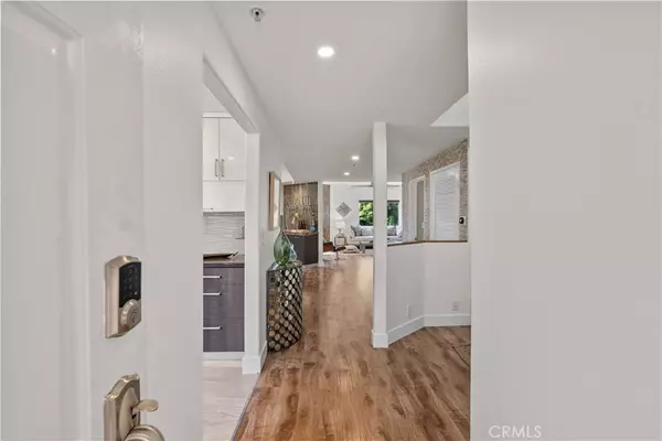 Toluca Lake, CA 91602,10626 Valley Spring LN #404