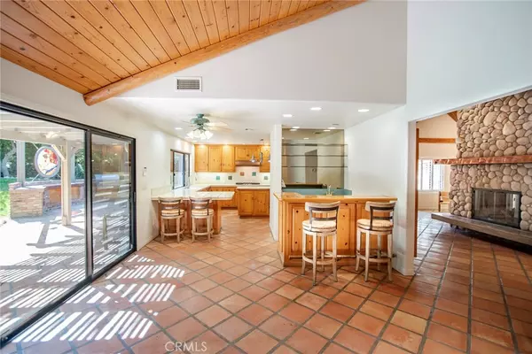 Chatsworth, CA 91311,11074 Oso AVE