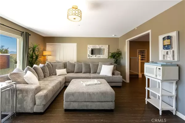 Saugus, CA 91350,22134 Barrington WAY