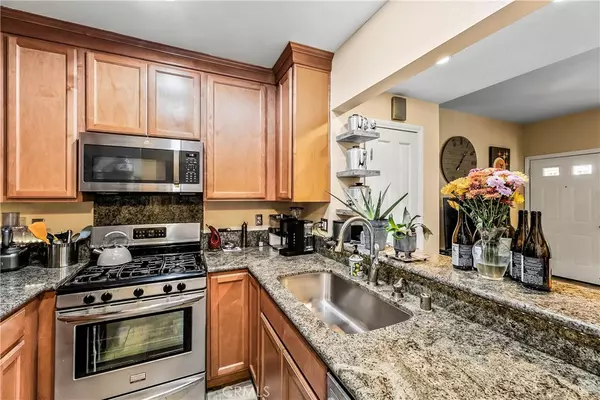 Valencia, CA 91355,24111 Del Monte DR #3