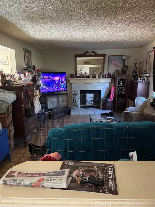Simi Valley, CA 93063,4534 Fort Worth DR