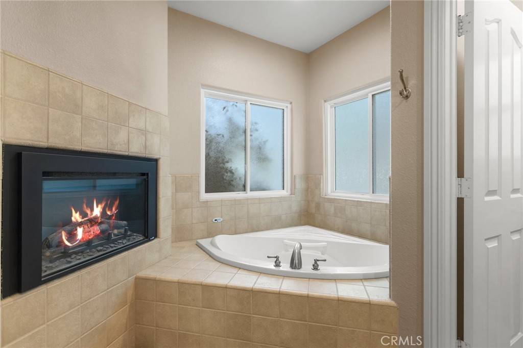 8071 Anaconda AVE, Oak Hills, CA 92344