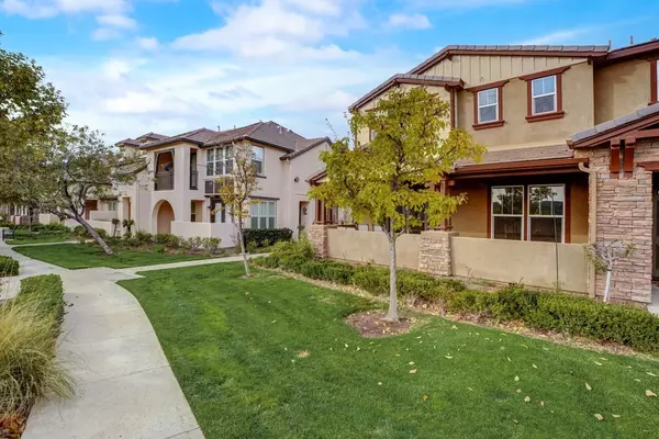 Valencia, CA 91354,28600 Pietro DR