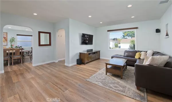 Encino, CA 91316,17622 Bromley ST