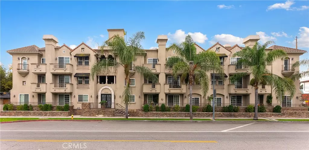 Toluca Lake, CA 91602,10740 Moorpark ST #104