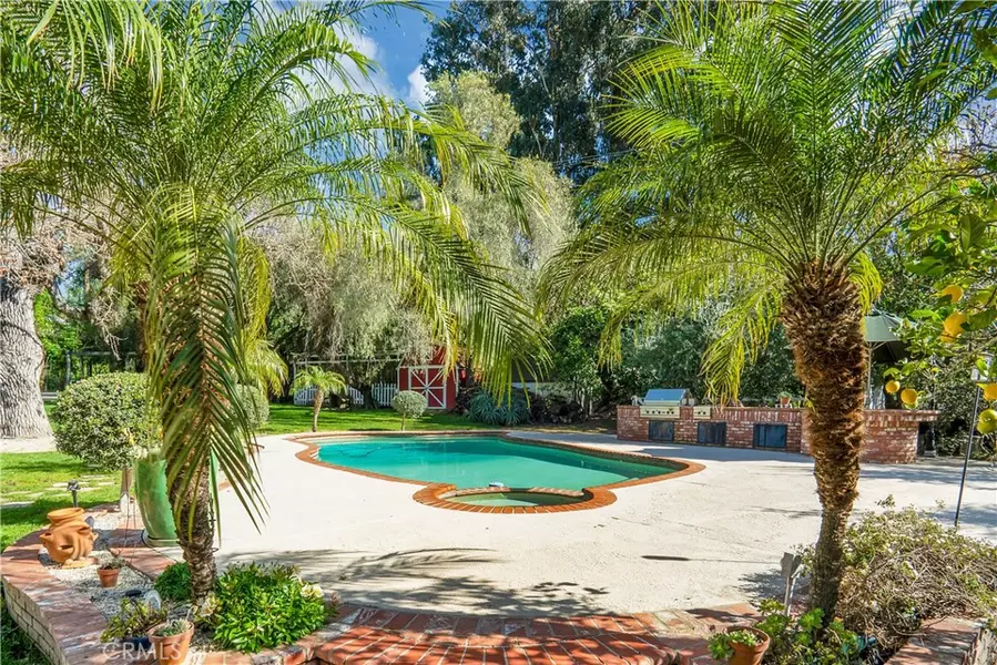 1660 El Verano DR, Thousand Oaks, CA 91362