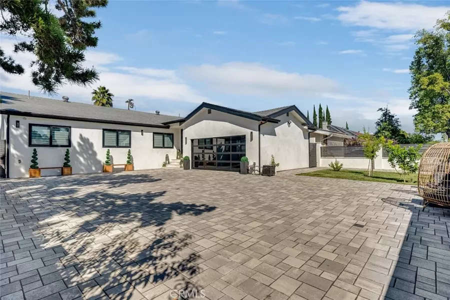 16513 Knapp Street, North Hills, CA 91343