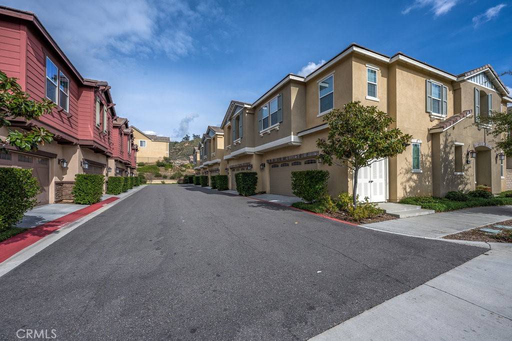 Saugus, CA 91350,22091 Barrington WAY
