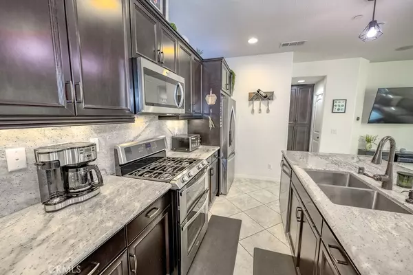 Saugus, CA 91350,22091 Barrington WAY