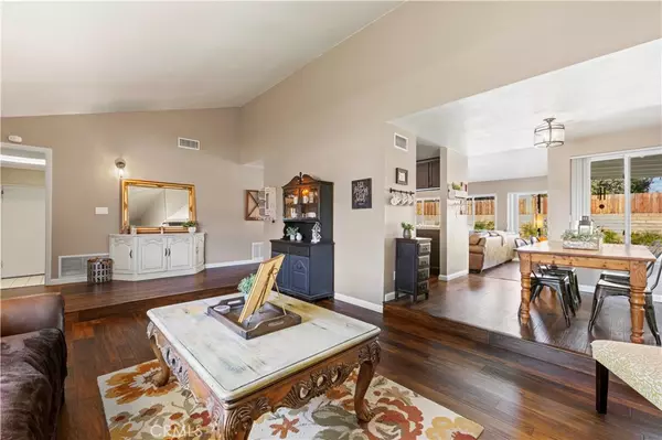 Simi Valley, CA 93063,5527 E Geoffrey