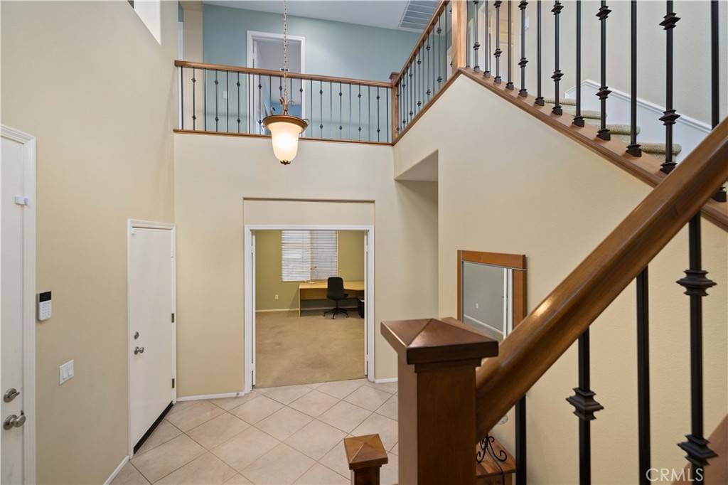 Saugus, CA 91350,28527 Santa Catarina RD