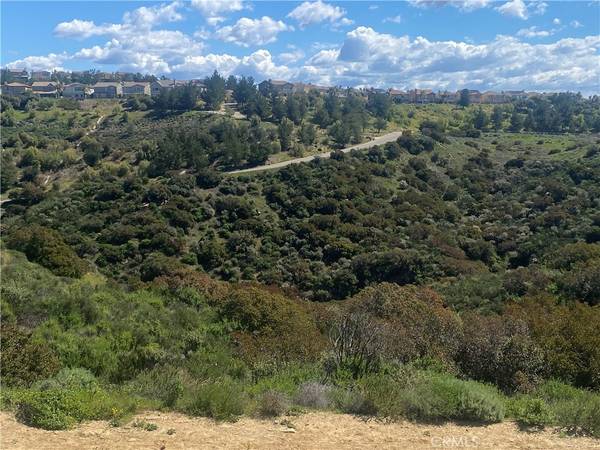2 Coya Trail, Chatsworth, CA 91311