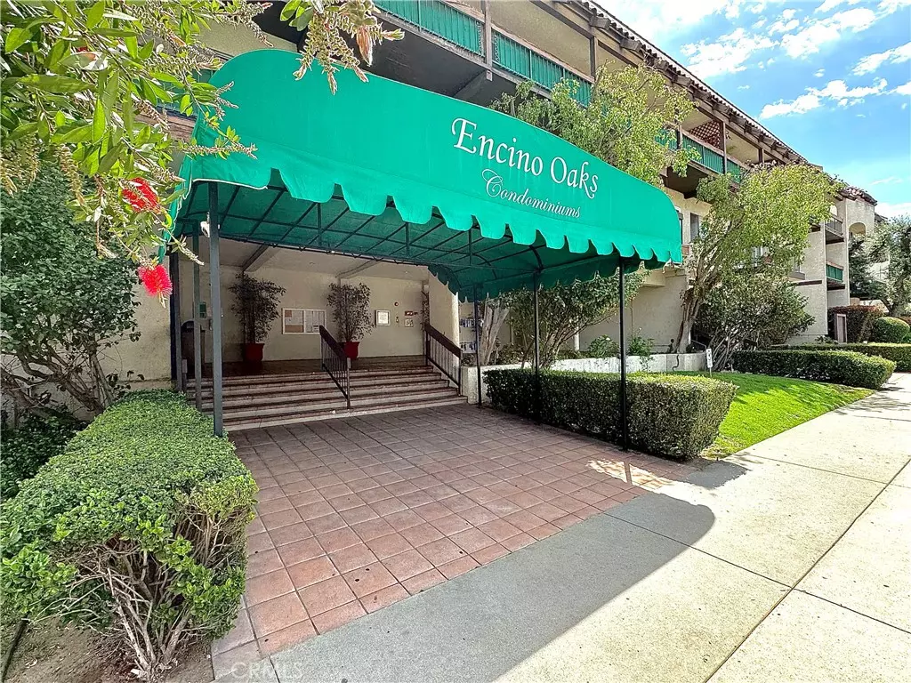 Encino, CA 91316,5460 White Oak AVE #E312
