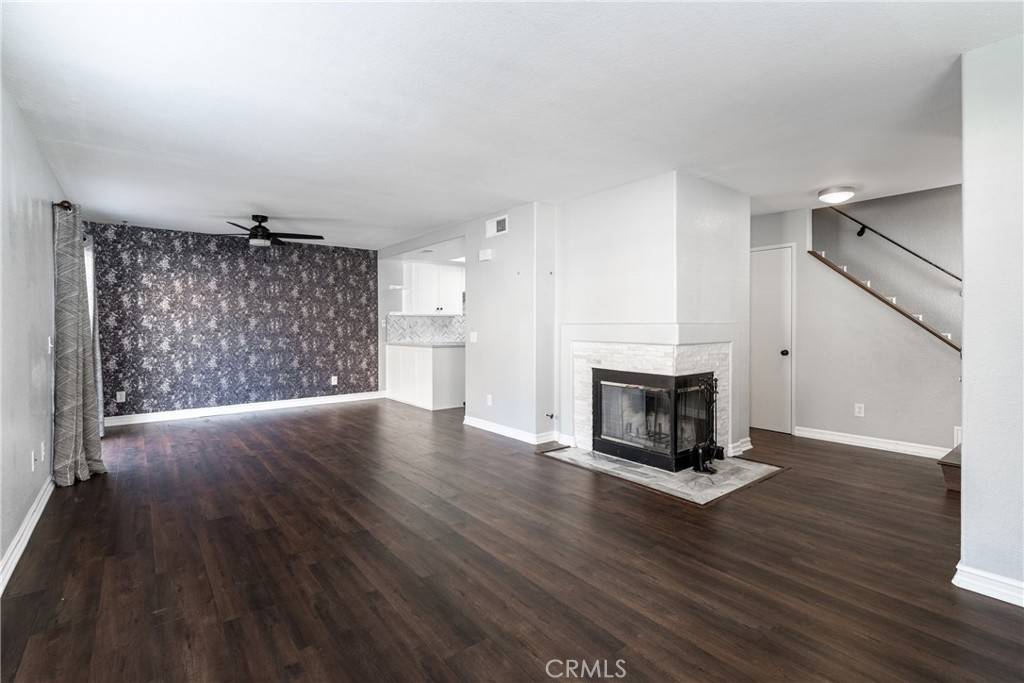 Newhall, CA 91321,18840 Vista Del Canon #A