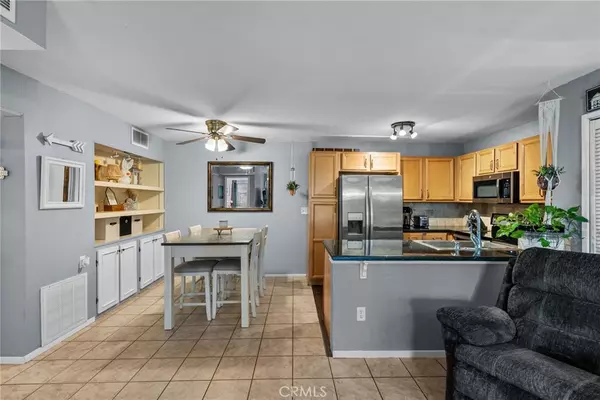 Newhall, CA 91321,25031 Peachland AVE #165