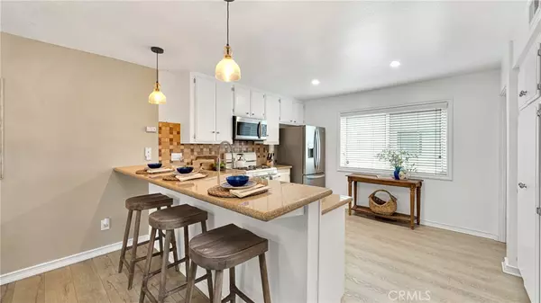 Woodland Hills, CA 91367,22247 Erwin ST