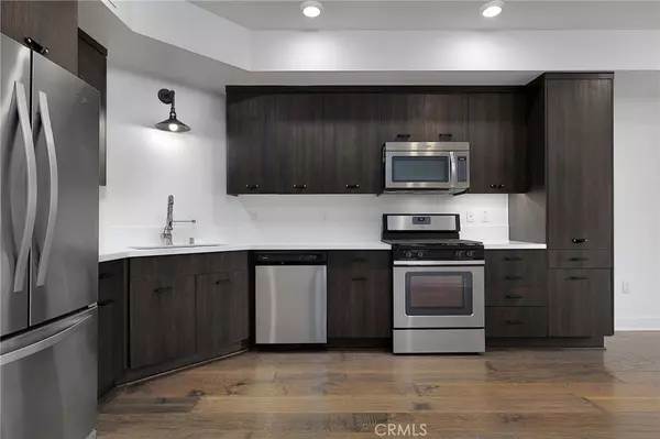 Los Angeles, CA 90039,2980 Ripple PL #107
