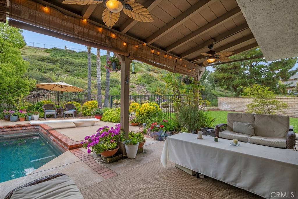 Valencia, CA 91355,25503 Via Dolarita