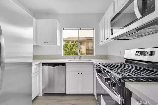 Granada Hills, CA 91344,10636 Woodley AVE #8