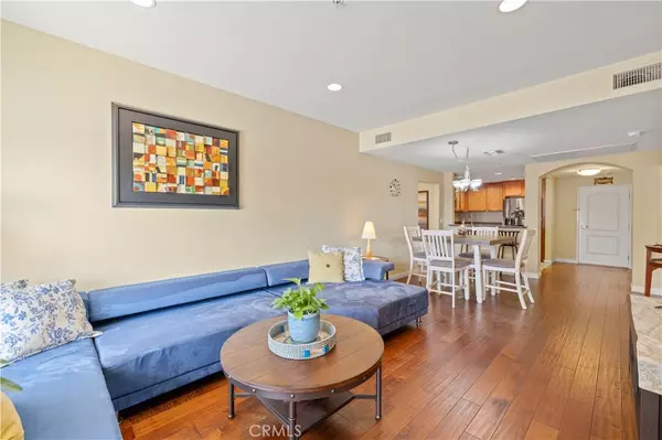 6800 Corbin AVE #104, Reseda, CA 91335