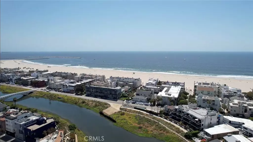 Marina Del Rey, CA 90292,4050 Via Dolce #341