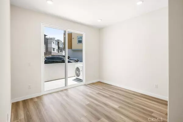 Valencia, CA 91381,27568 Sanctuary CT