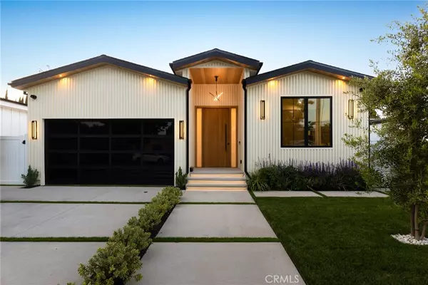 13001 Aetna ST, Valley Glen, CA 91401