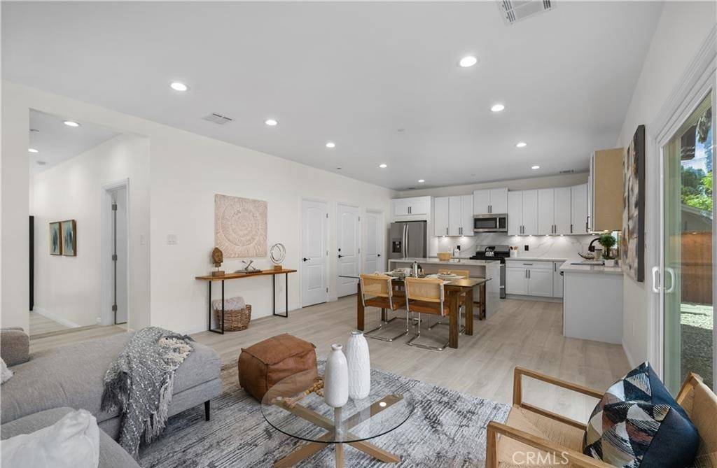133 La Gross WAY, Chatsworth, CA 91311