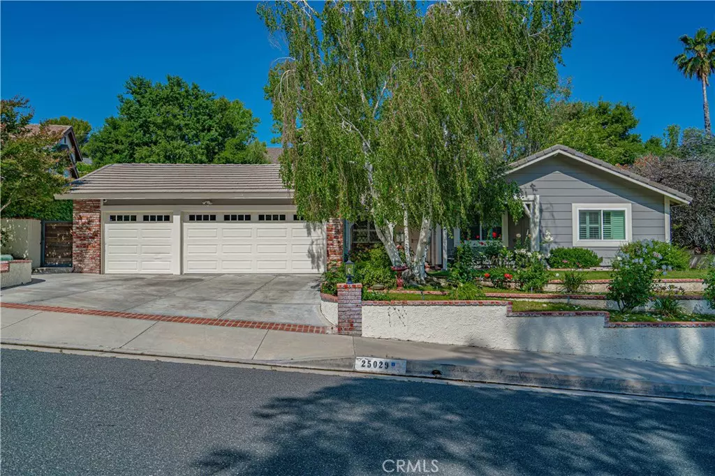 Newhall, CA 91321,25029 Highspring AVE