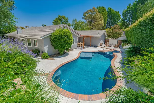 Newhall, CA 91321,25029 Highspring AVE