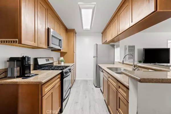 Winnetka, CA 91306,20327 Saticoy ST #215