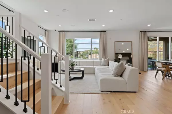 Newhall, CA 91321,23801 Orange Blossom DR