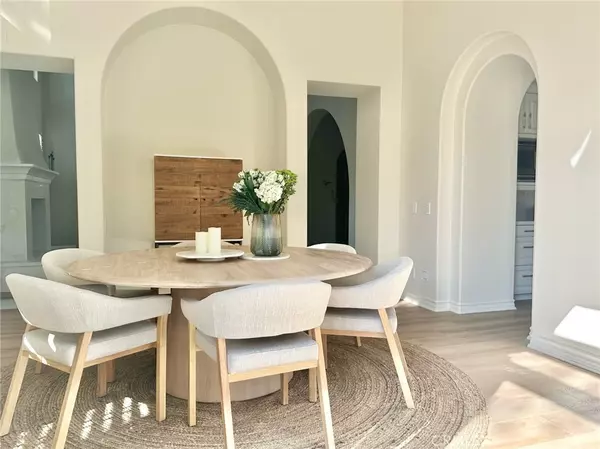 Valencia, CA 91355,24807 Avenida Presidio