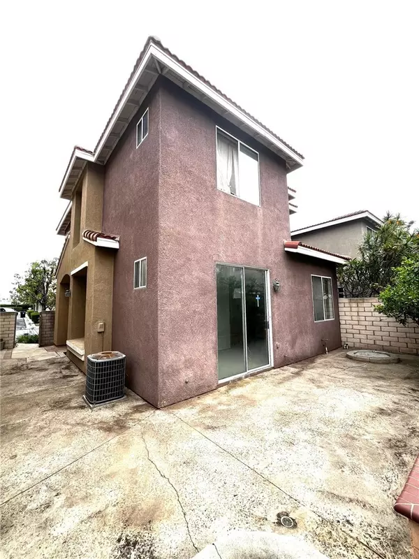Placentia, CA 92870,1542 E Cameron WAY