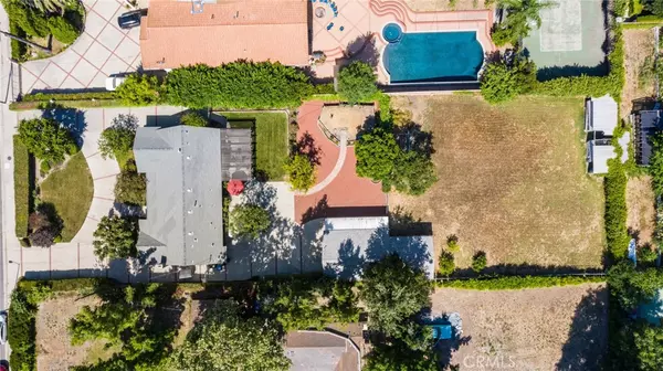 Woodland Hills, CA 91367,23453 Burbank BLVD