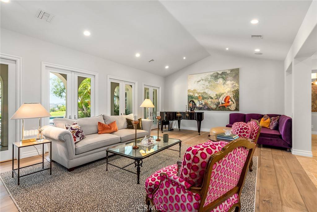 Calabasas, CA 91302,4164 PRADO DE LOS PAJAROS
